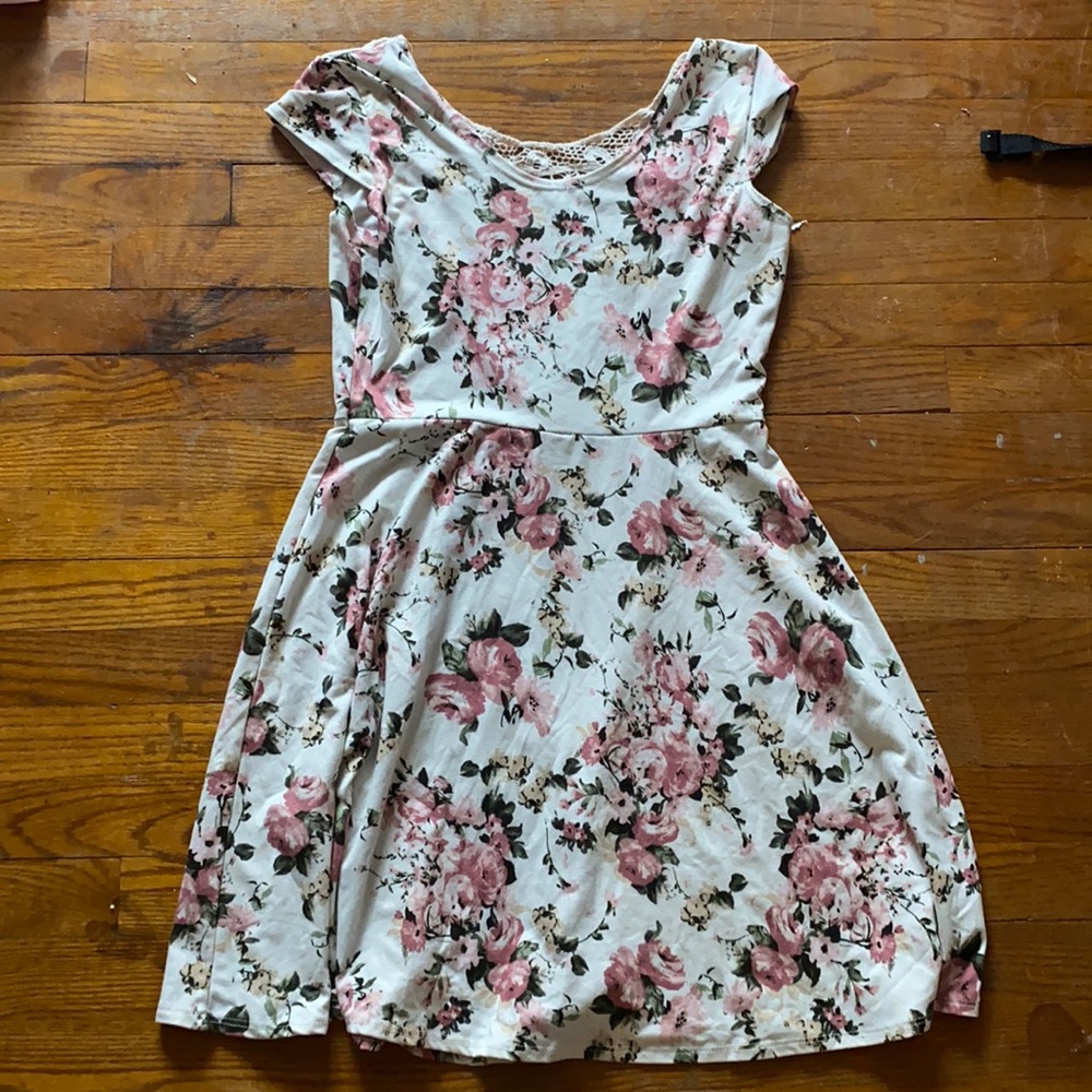 White floral casual dress